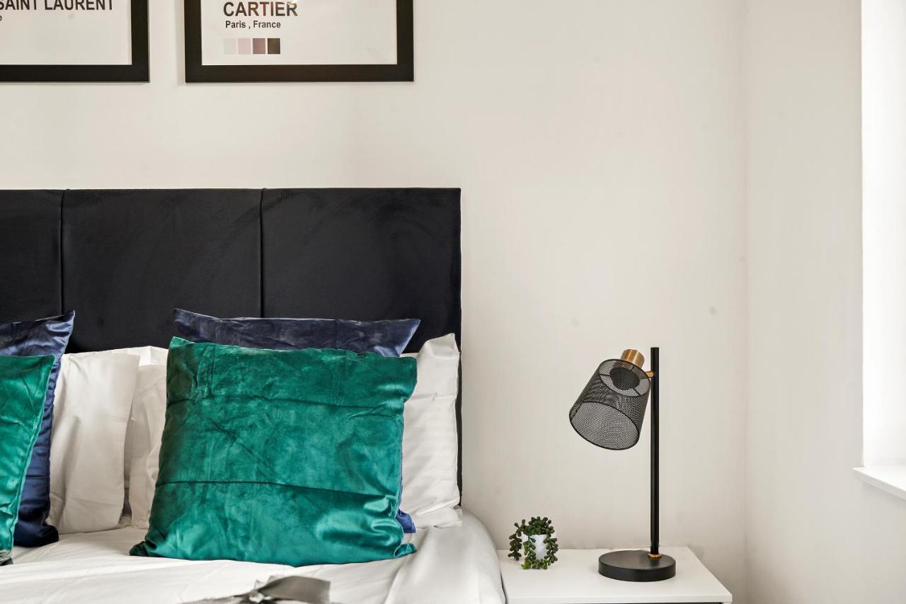 Stylish Yorkshire Gem - Sleeps 4 - Great Location Castleford Exterior foto